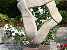 Ausstellung »STEINE« im Rosengarten in Rosenfeld - Bild 2