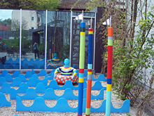 Installation im Freien - Schwimmer - Bild 3