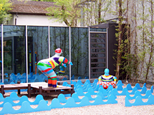 Installation im Freien - Schwimmer - Bild 6